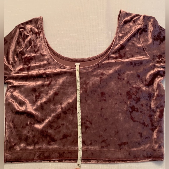 Forever 21 Rose Pink Silky Velvet Top - Size Medium - Picture 5 of 5